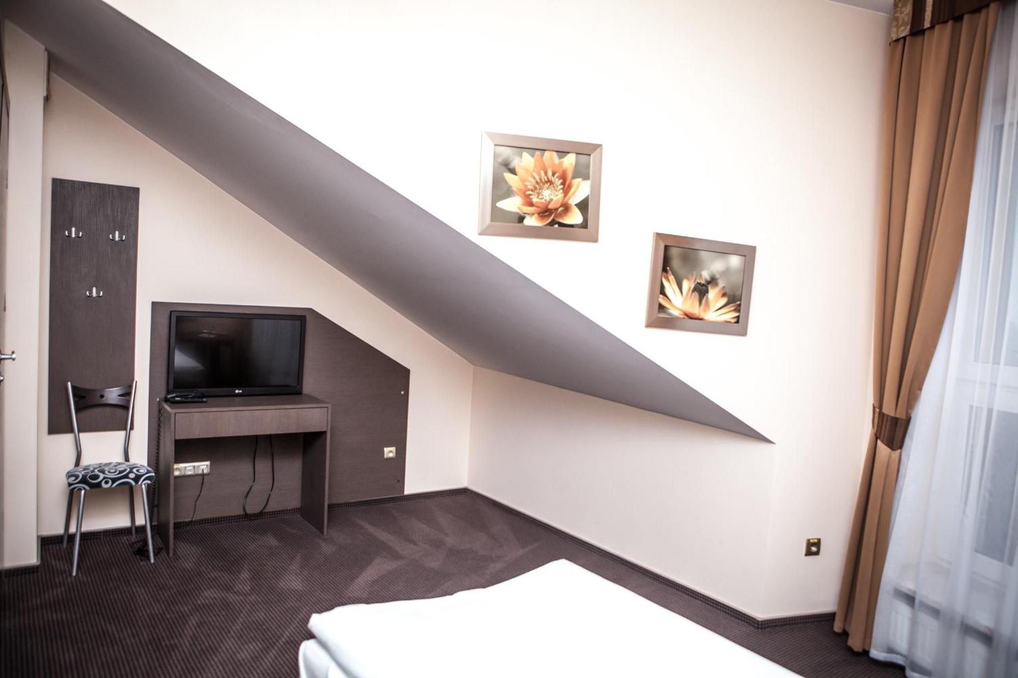 Hotel Sokolowska Airport Modlin Nowy Dwór Mazowiecki 部屋 写真