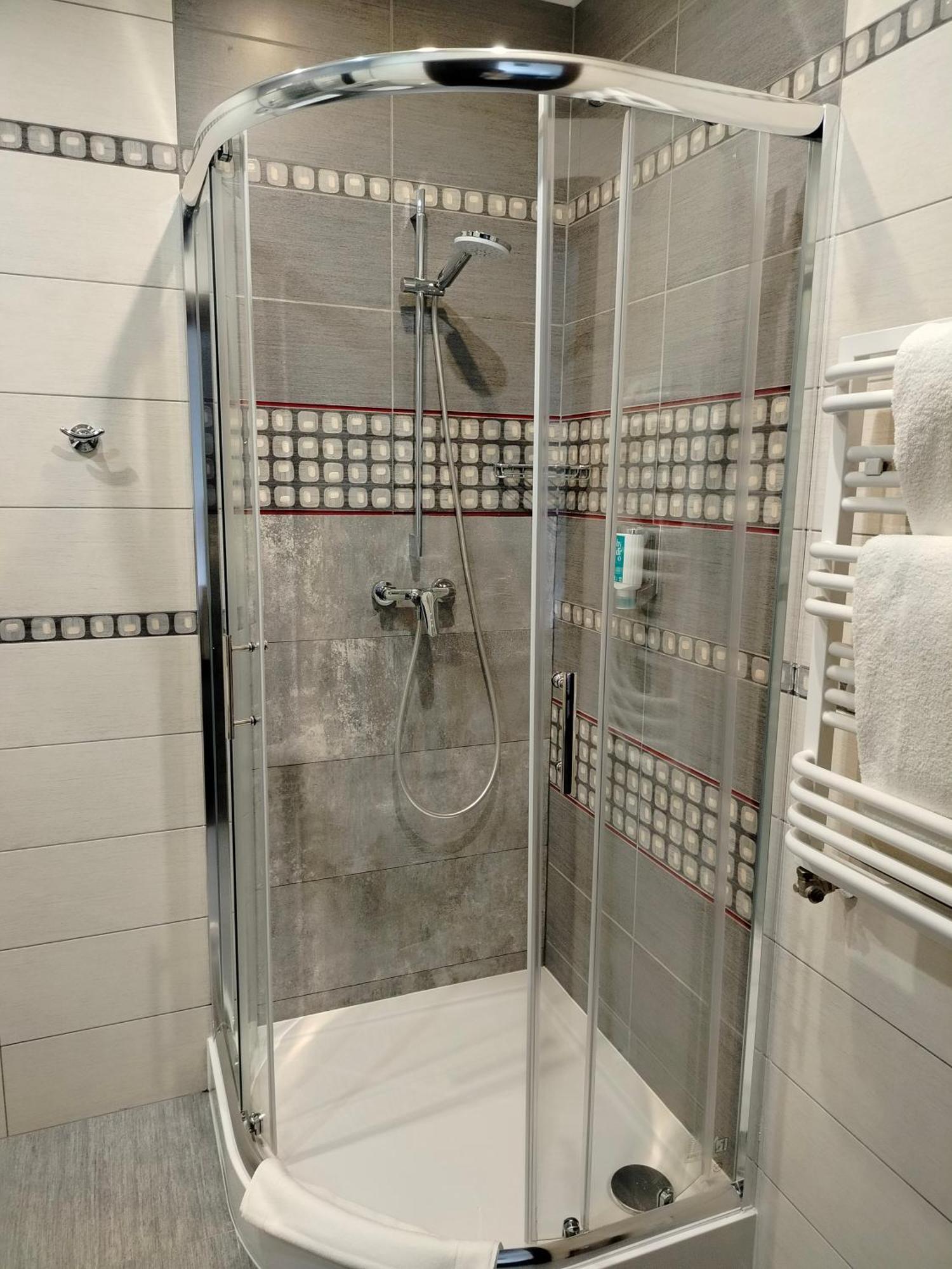 Hotel Sokolowska Airport Modlin Nowy Dwór Mazowiecki エクステリア 写真